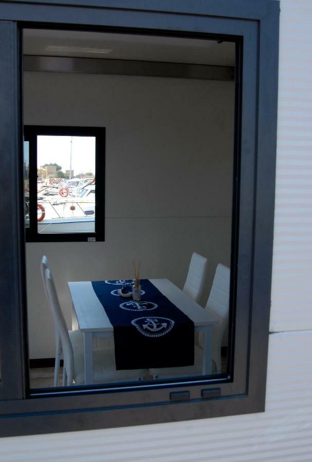 House Boat Luxury Cagliari Hotel Bagian luar foto